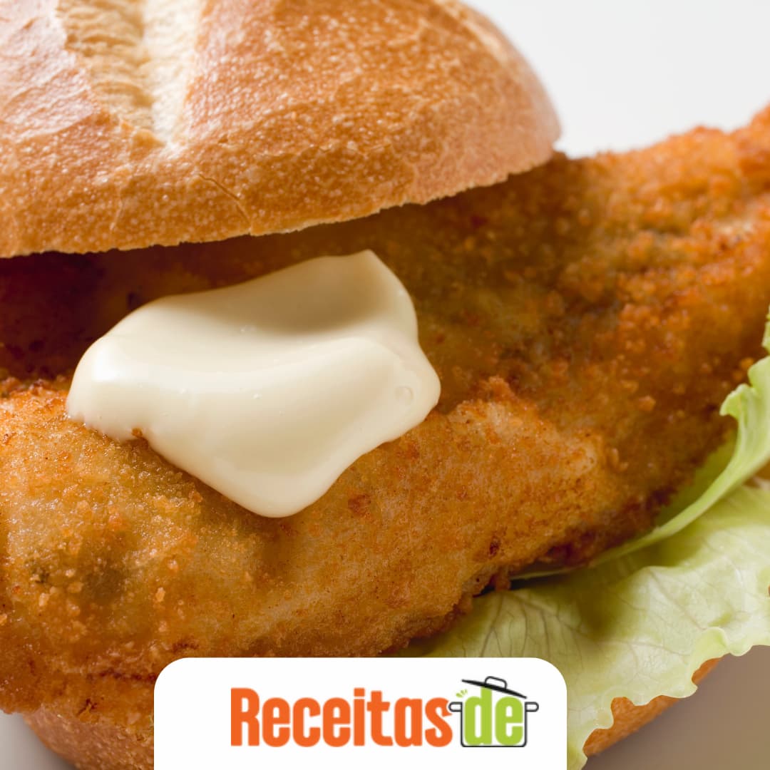 Hambúrguer de Peixe Crocante com Maionese de Limão
