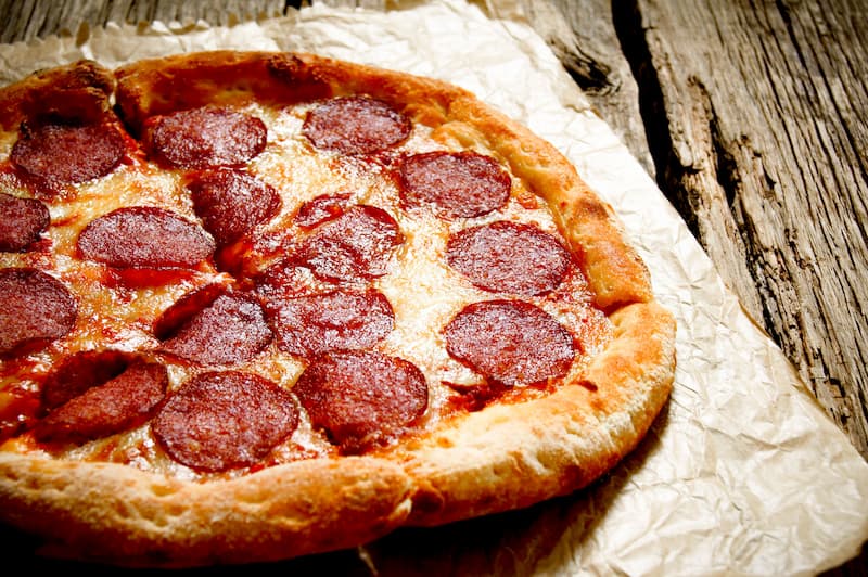 Pizza de Pepperoni Caseira