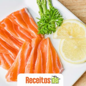 Sashimi de Salmão com Limão e Gergelim