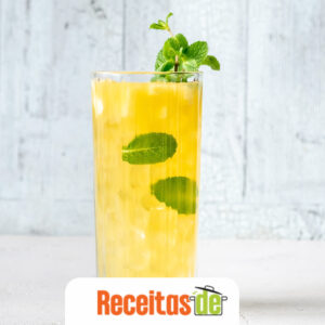 Suco de Abacaxi com Gengibre Refrescante