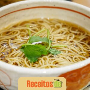 Kake Soba – Sopa de Macarrão Japonesa