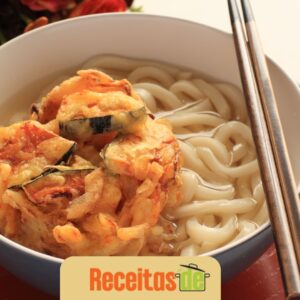 Kakiage Udon Uma Delícia Japonesa de Camarão e Vegetais