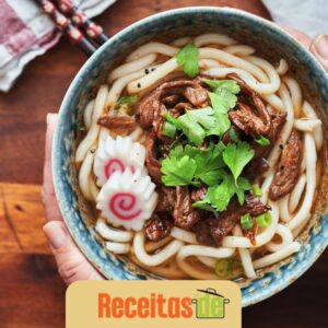 Niku Udon Sopa de Macarrão Japonesa com Carne