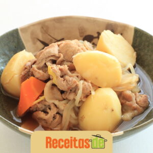 Nikujaga (Carne e Batata Japonesa)