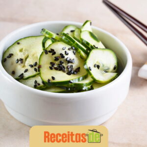 Sunomono Salada Japonesa de Pepino Refrescante