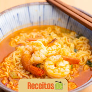 Tensoba (Sopa de Macarrão com Camarão)