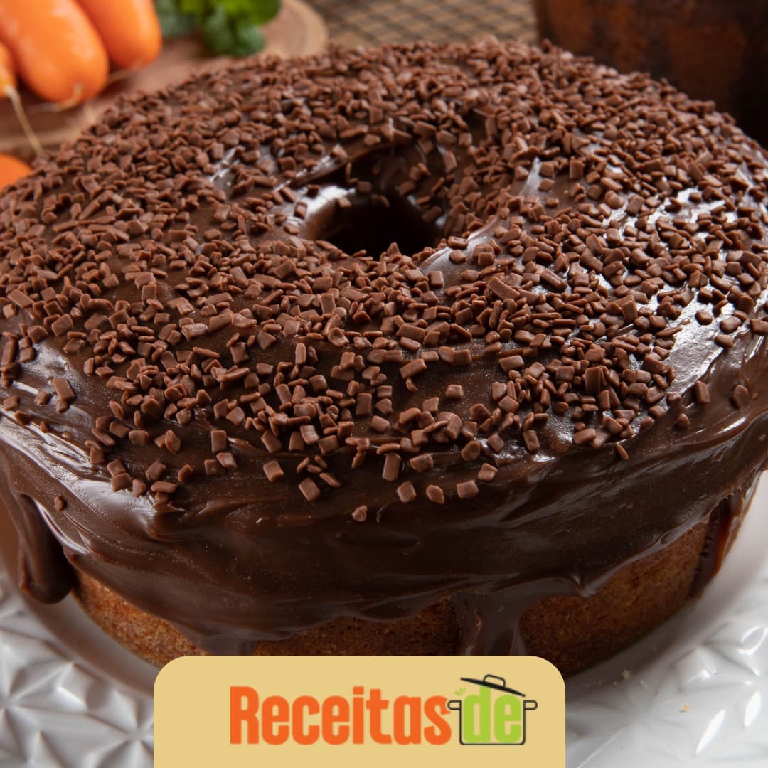 Bolo de Cenoura com Cobertura de Chocolate