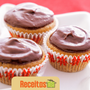Cupcakes de Cenoura com Cobertura de Chocolate