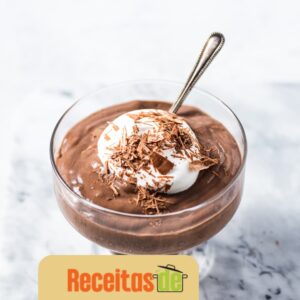 Mousse de Chocolate Gelada