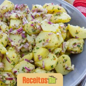 Salada de Batata com Cebola Roxa