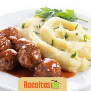 Almôndegas Gratinadas com Purê de Batatas