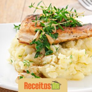 Bacalhau ao Molho Branco com Purê de Batata