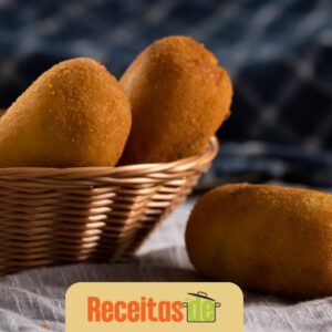 Bolinho de Mandioca Recheado com Queijo