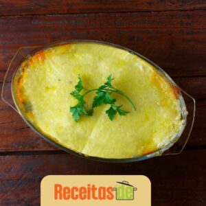 Escondidinho de Mandioca com Carne Seca