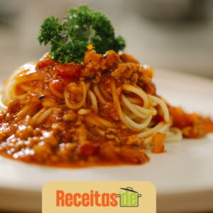 Macarrão na Pressão com Carne Moída