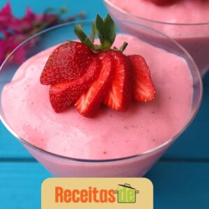 Mousse de Morango Simples e Deliciosa de Coco