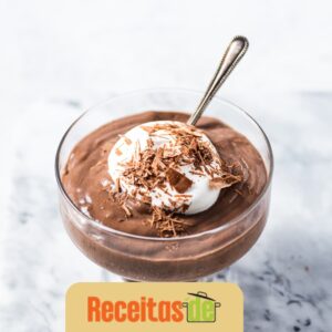 Selecionar Mousse de Chocolate Dupla Branca e Preta Mousse de Chocolate Dupla Branca e Preta