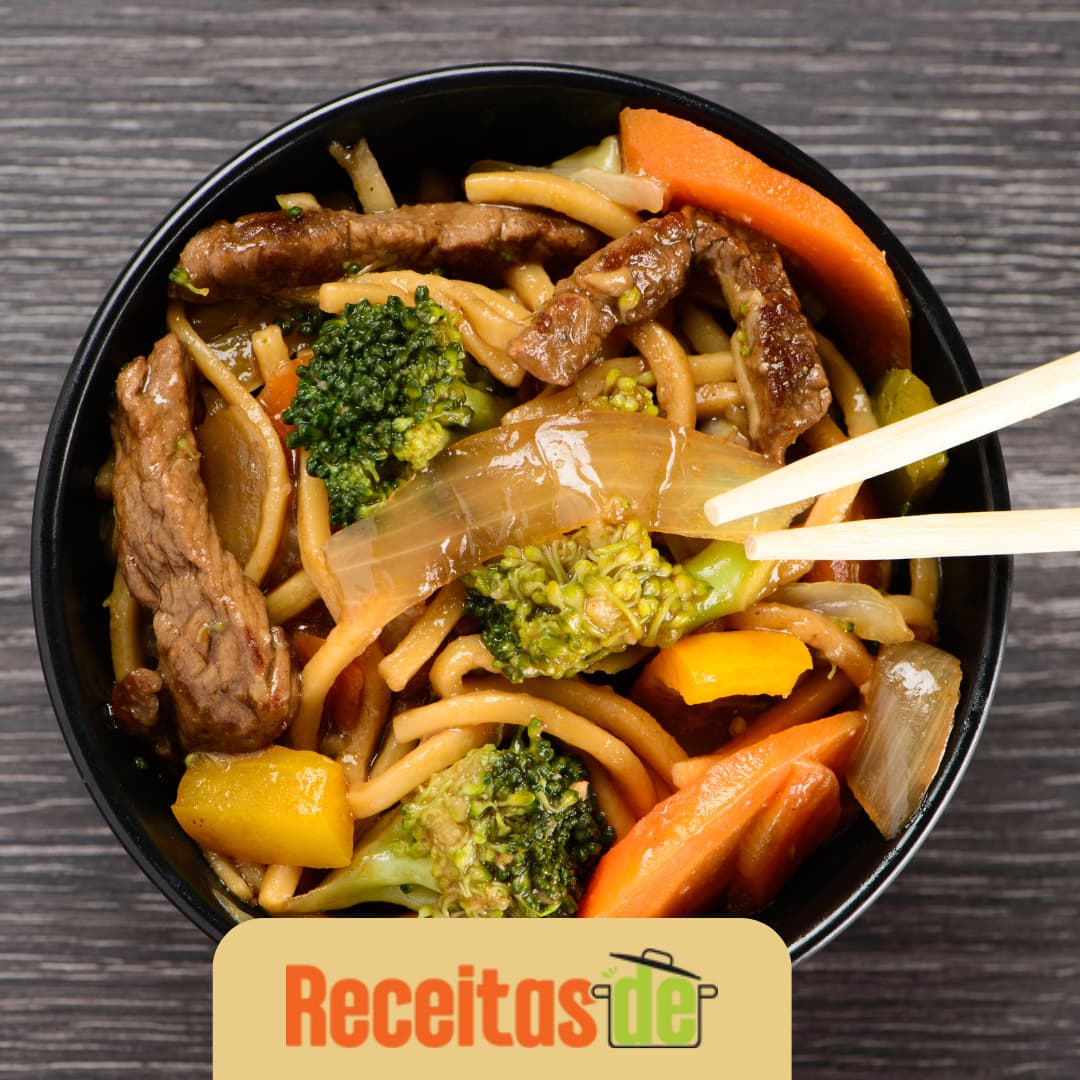Yakisoba Delicioso e Fácil