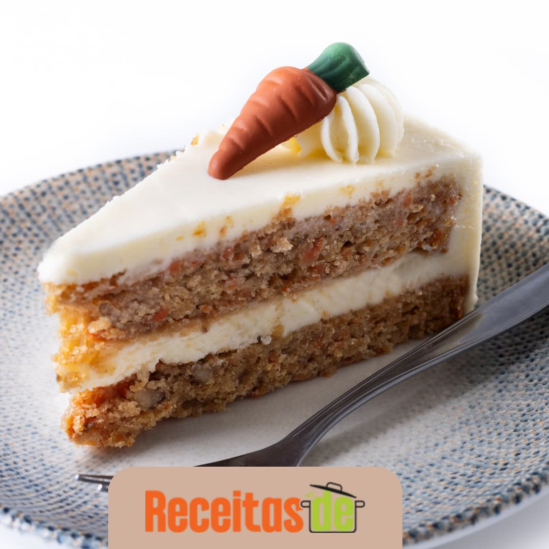 Bolo de Cenoura com Cobertura de Cream Cheese (1)
