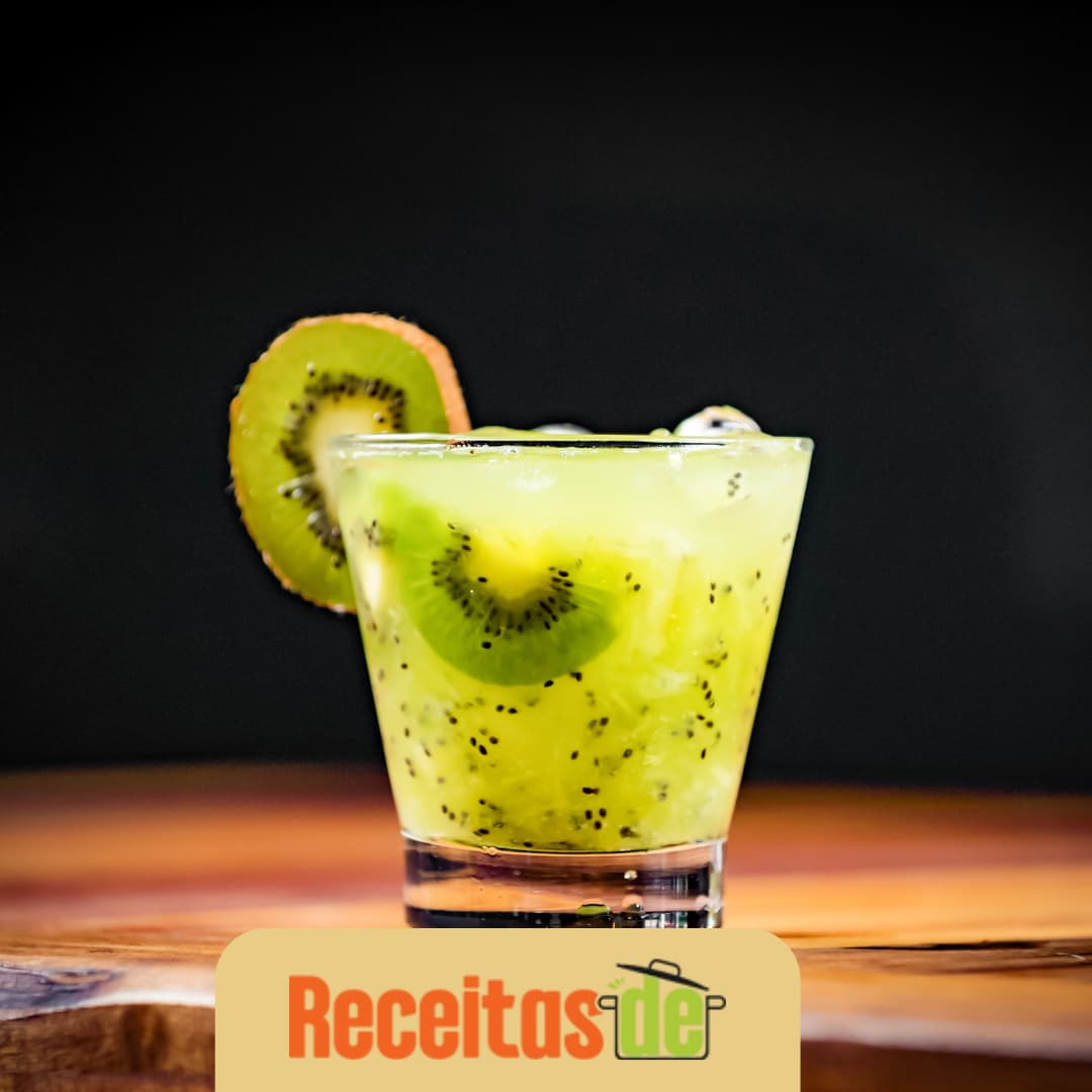Caipirinha de Kiwi com Ameixa