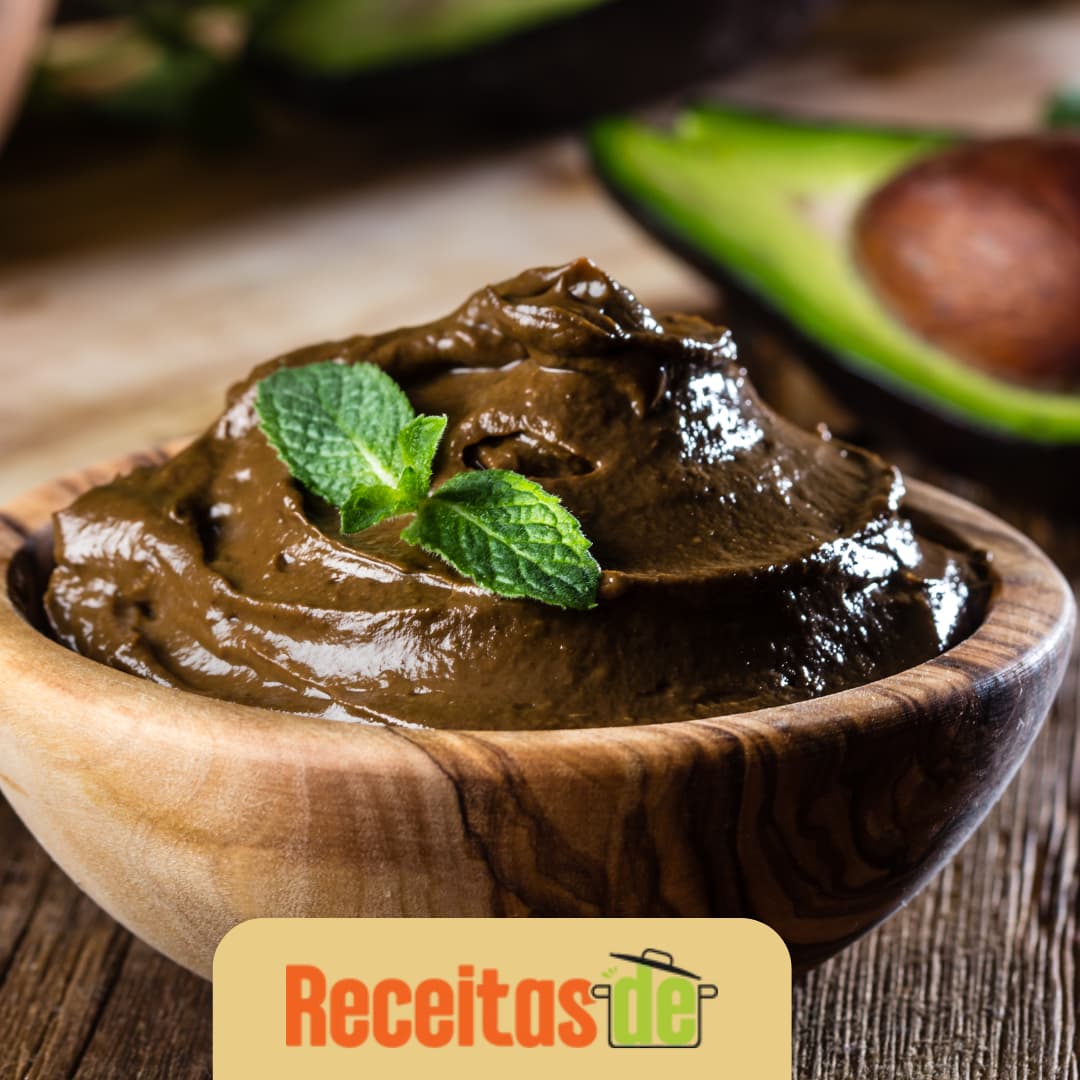 Mousse de Chocolate e Abacate Fit