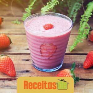 Receita de Batida Refrescante de Iogurte com Morango