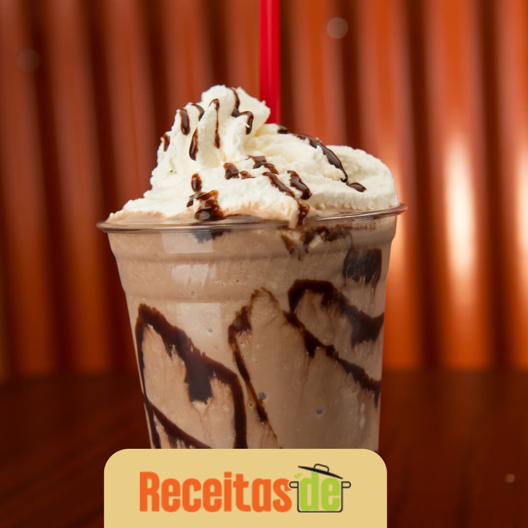 Receita de Milkshake de Sorvete de Chocolate com Leite Condensado
